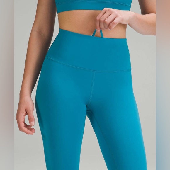 E - Lululemon Wunder Train High-Rise Tight 25"
Hawaiian Blue - Picture 4 of 6